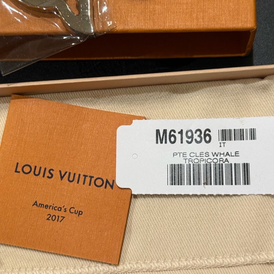 LV Louis Vuitton 鯨魚 鎖匙扣掛飾 吊飾-3