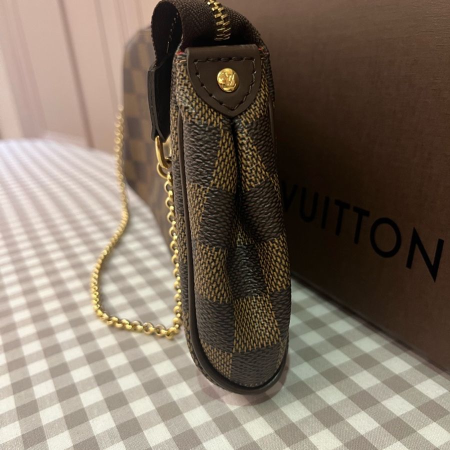 Louis Vuitton LV棋盤格小金牌鍊條肩背包-4