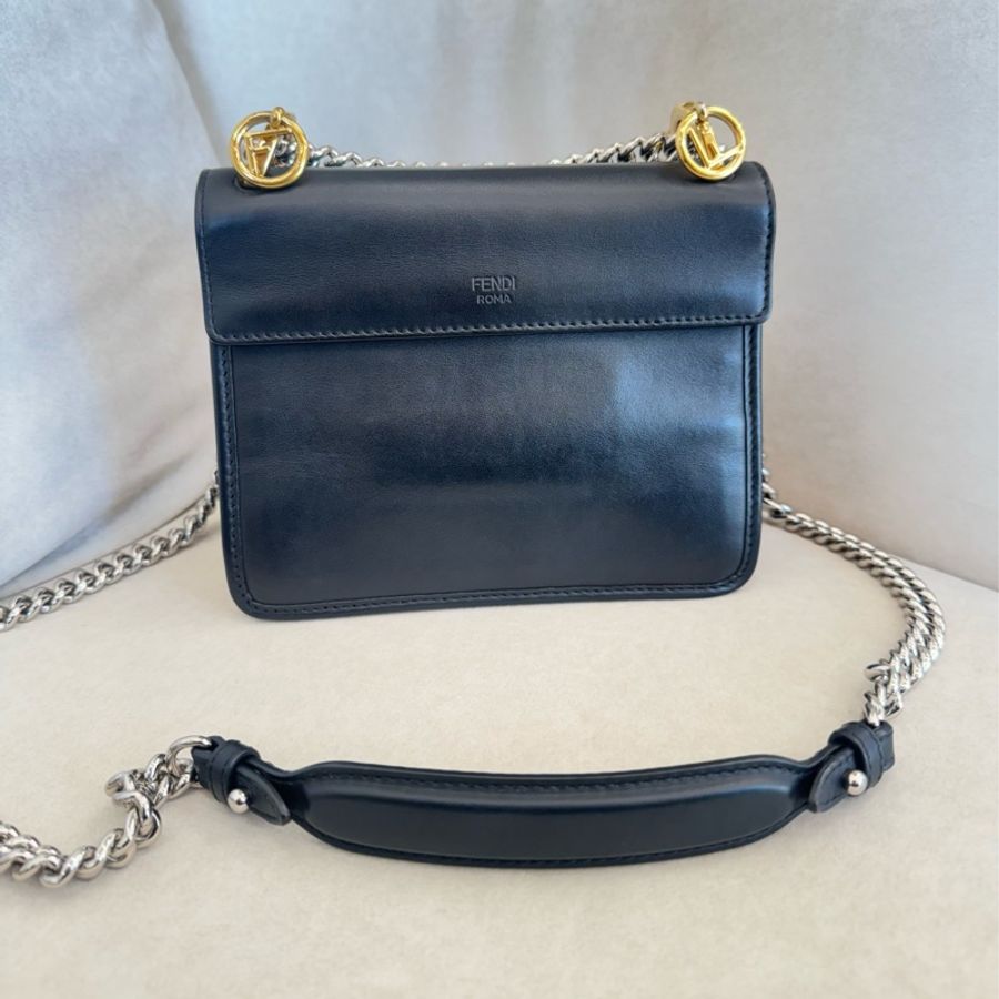 Fendi 黑色金釦銀鏈信封包-4
