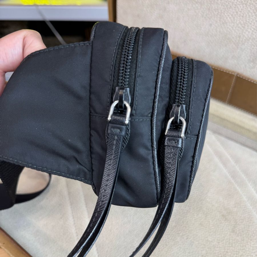PRADA 再生黑尼龍雙層腰包🖤輕盈時尚-9