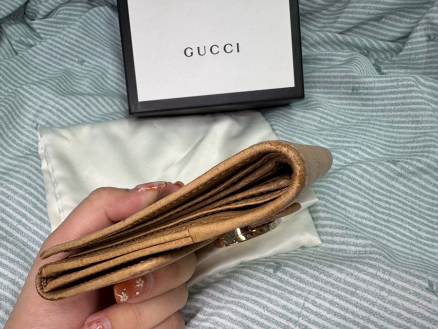 GUCCI 古馳615525金屬雙G LOGO牛皮扣式零錢中短夾 奶茶色-4