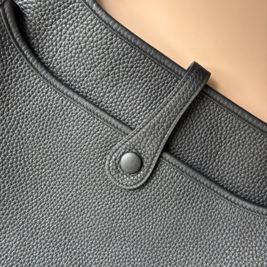 ::HERMES:: K刻 Evelyne 29 黑色小牛皮銀釦鏤空洞H LOGO肩背包-2