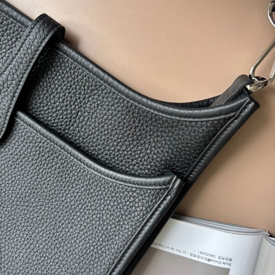 ::HERMES:: K刻 Evelyne 29 黑色小牛皮銀釦鏤空洞H LOGO肩背包-4