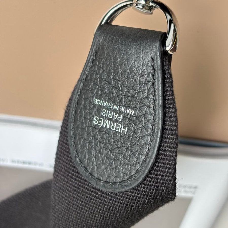 ::HERMES:: K刻 Evelyne 29 黑色小牛皮銀釦鏤空洞H LOGO肩背包-16