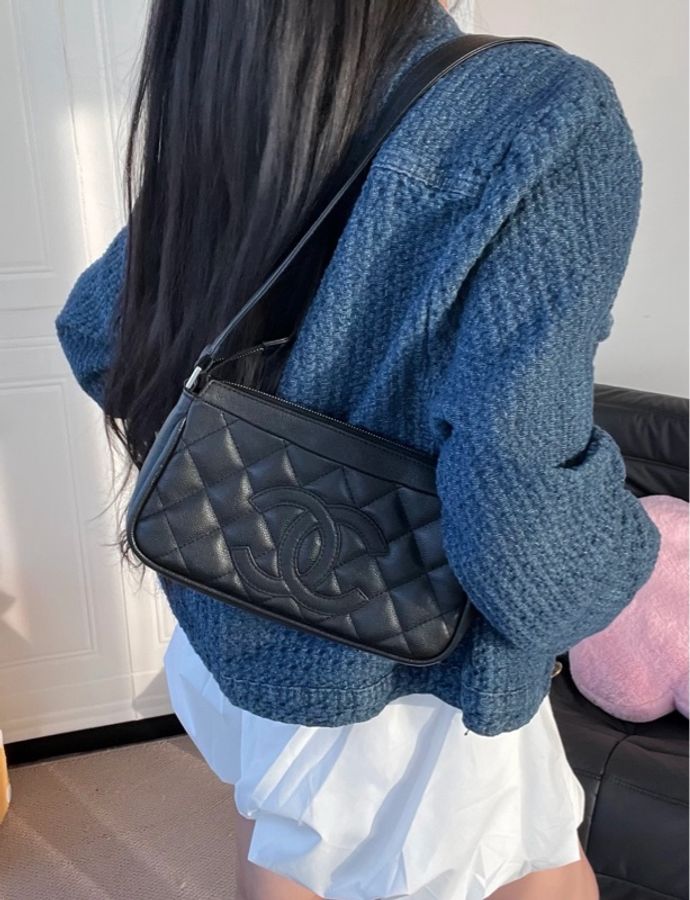 Chanel爆款Jennie 同款黑銀荔枝牛皮腋下包-24