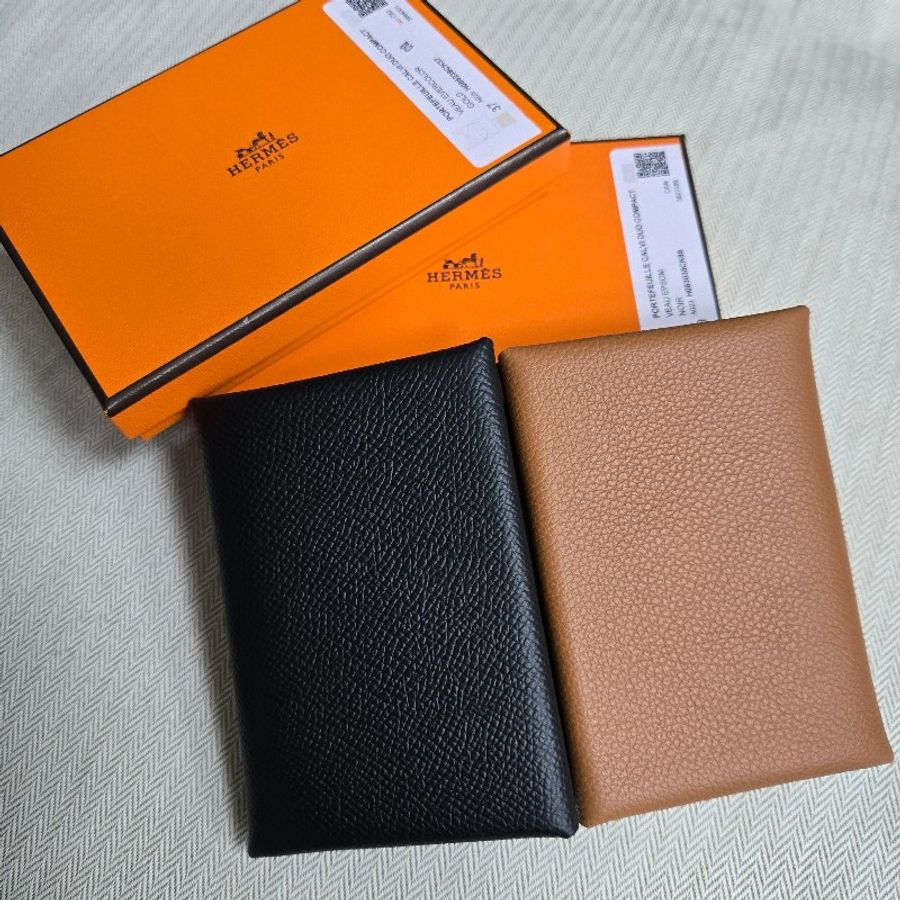 全新 HERMÈS 愛馬仕 Calvi Duo 卡夾 金棕色 Evercolor-4