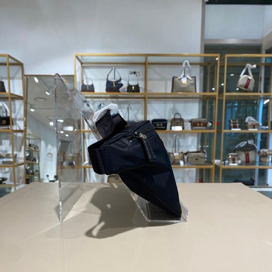 🛫早秋當季新品🛬Prada 2VL033 尼龍及 Saffiano 皮革腰包 黑色-1