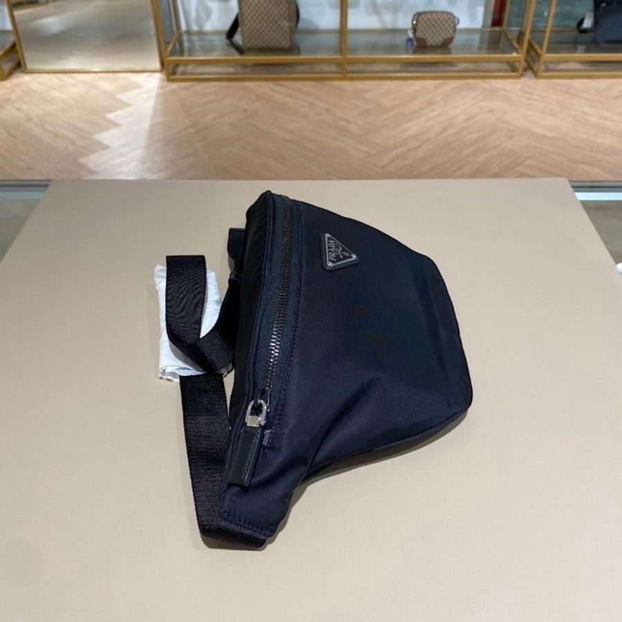 🛫早秋當季新品🛬Prada 2VL033 尼龍及 Saffiano 皮革腰包 黑色-4