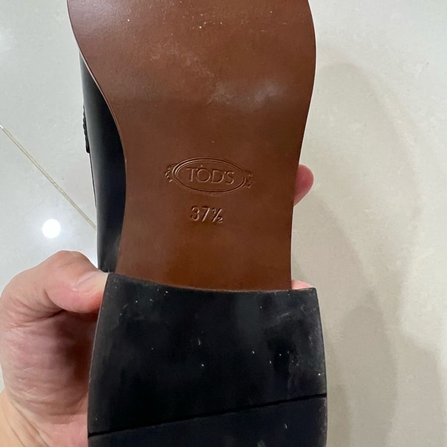 Tod’s黑色樂福鞋 Kate Loafer 金屬釦環37 1/2-14