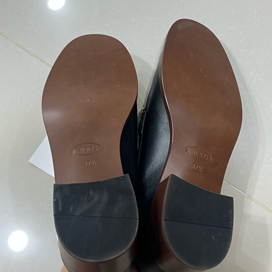 Tod’s黑色樂福鞋 Kate Loafer 金屬釦環37 1/2-17