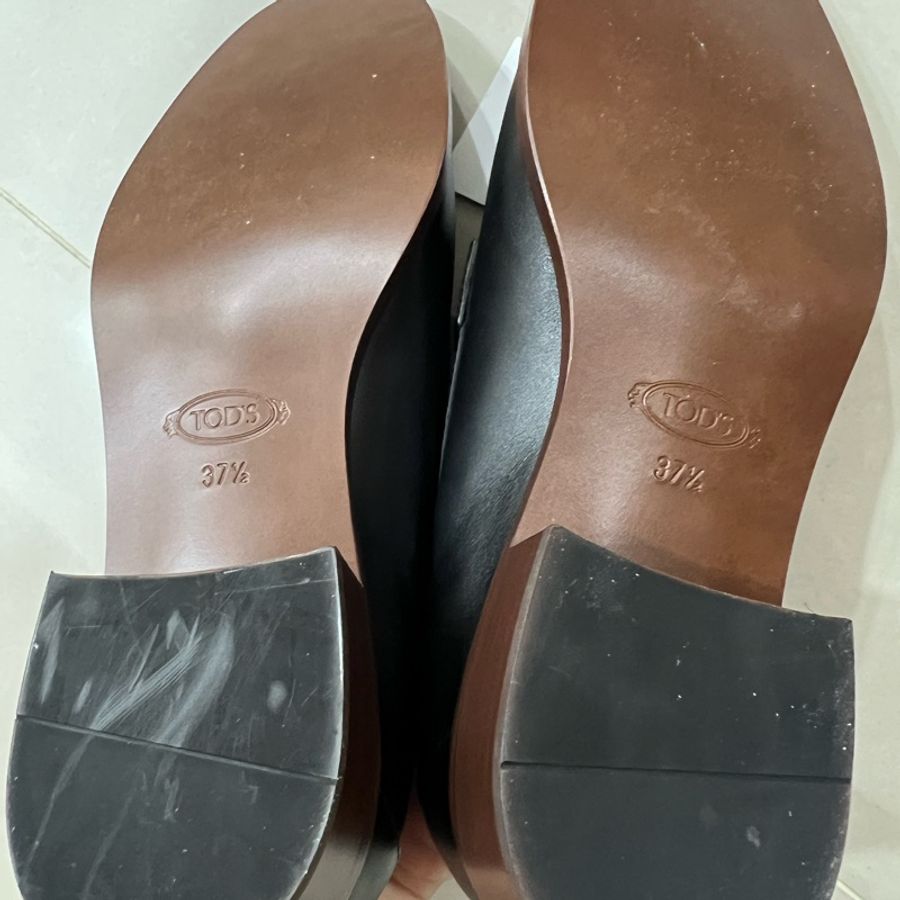 Tod’s黑色樂福鞋 Kate Loafer 金屬釦環37 1/2-3