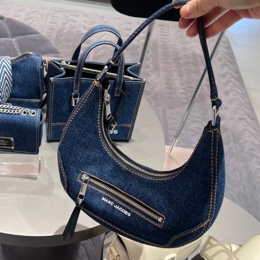 MJ Marc Jacobs 丹寧月牙肩背包 大號 全新(不可議)-13
