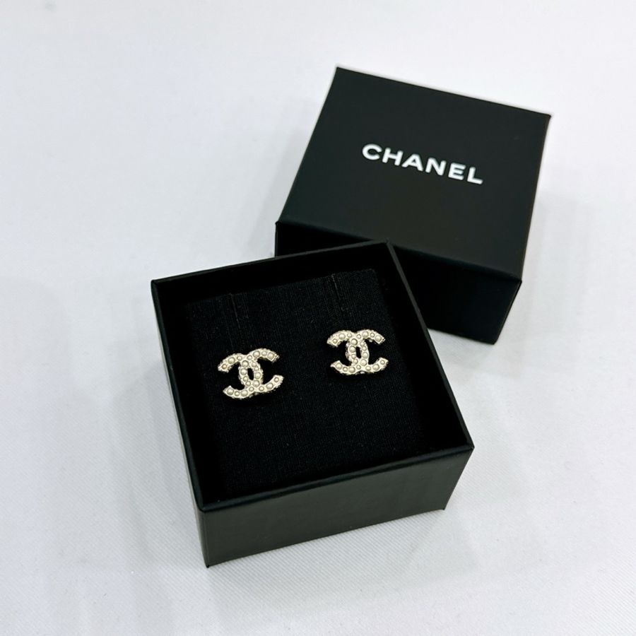🧚🏻♀️莉亞精品♡Chanel 珍珠雙C耳針 全新-0