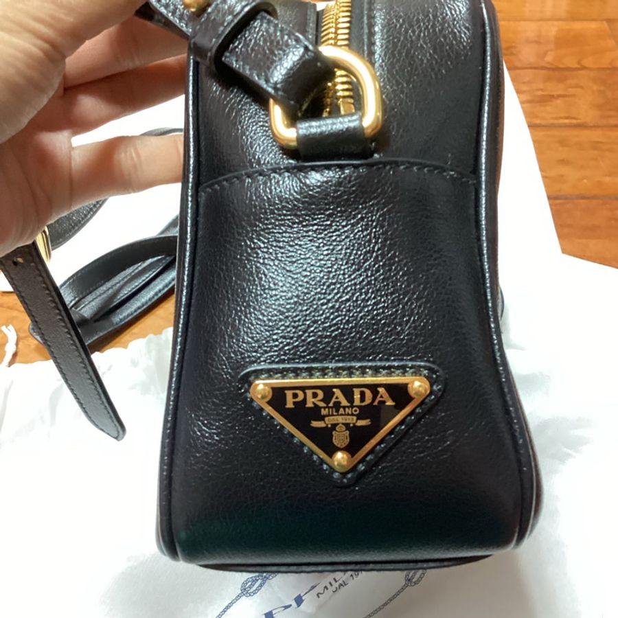 PRADA普拉達實用斜背包相機包 經典黑 男女皆可背-3