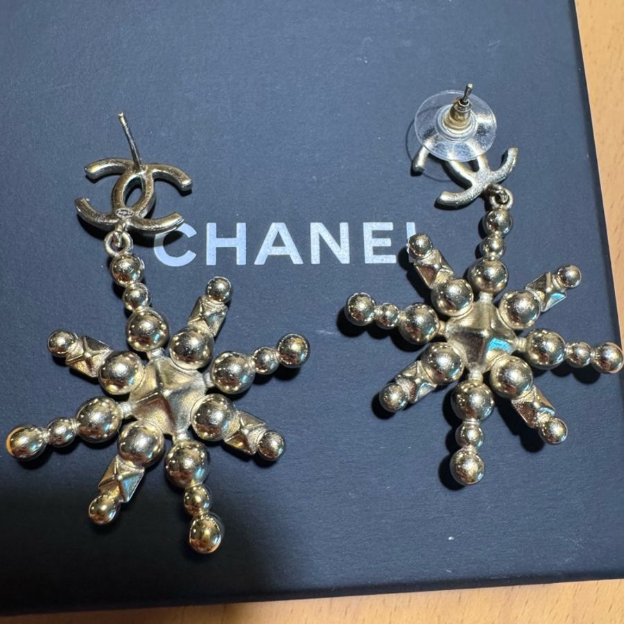 Chanel 香奈兒cc雪花系列垂墜耳釘-5
