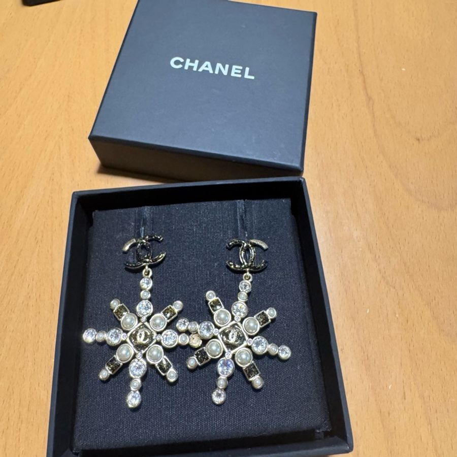 Chanel 香奈兒cc雪花系列垂墜耳釘-6
