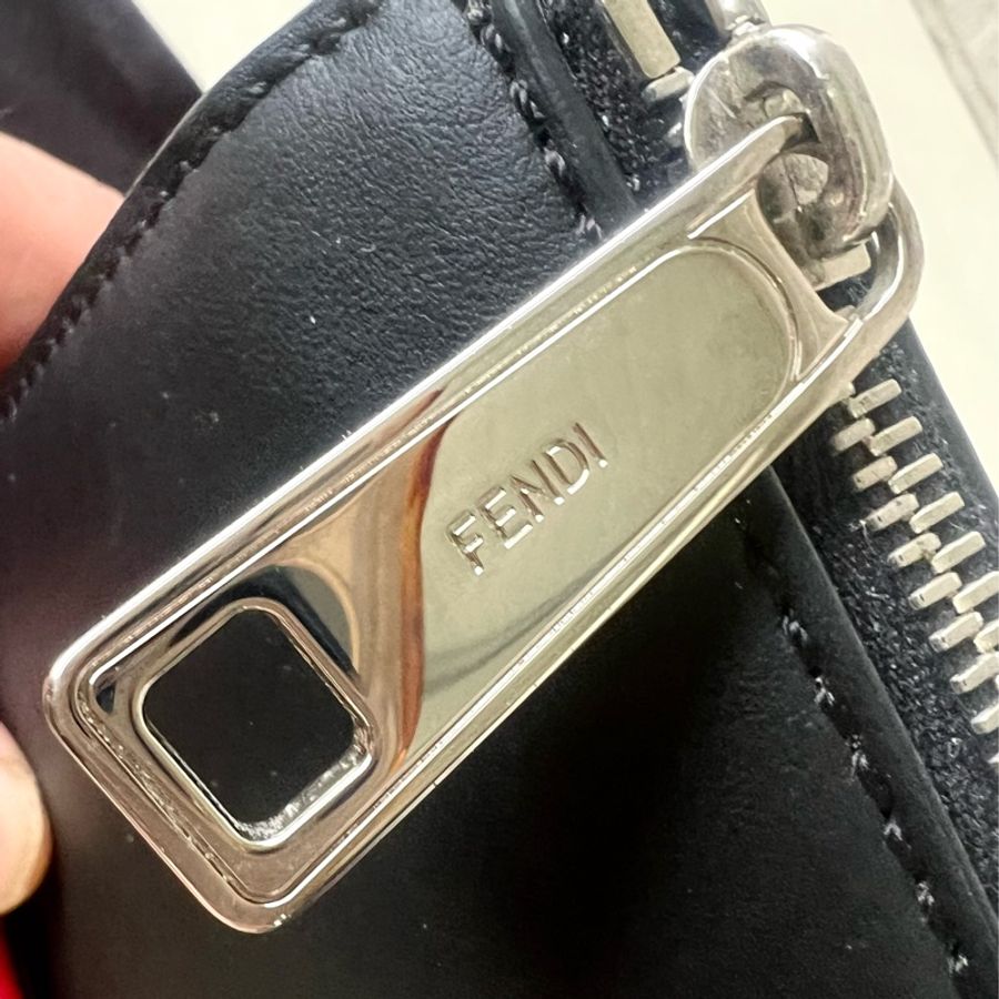 fendi 年輕設計感手拿包-1