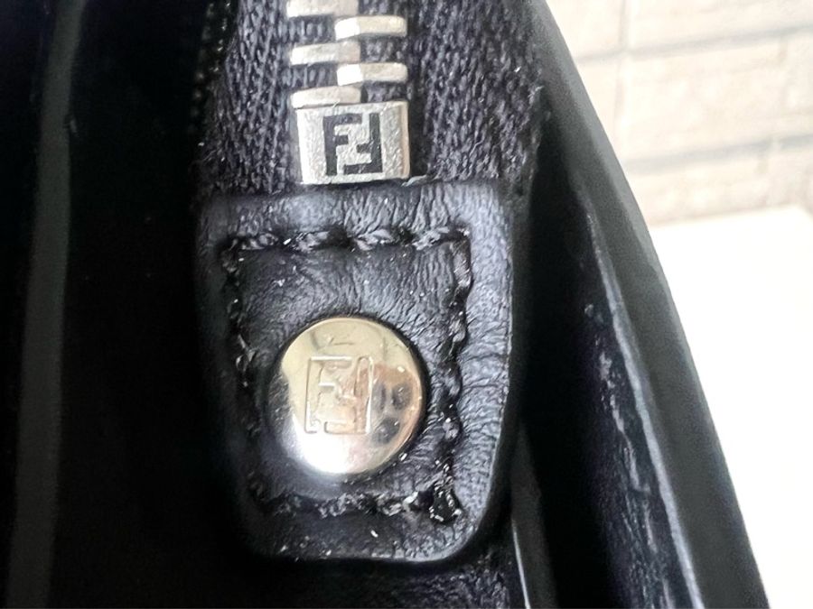 fendi 年輕設計感手拿包-18