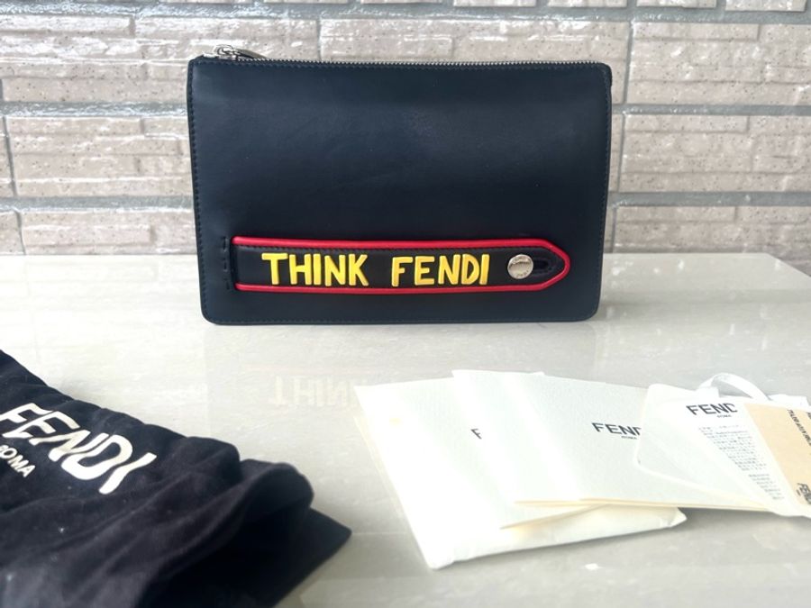 fendi 年輕設計感手拿包-21