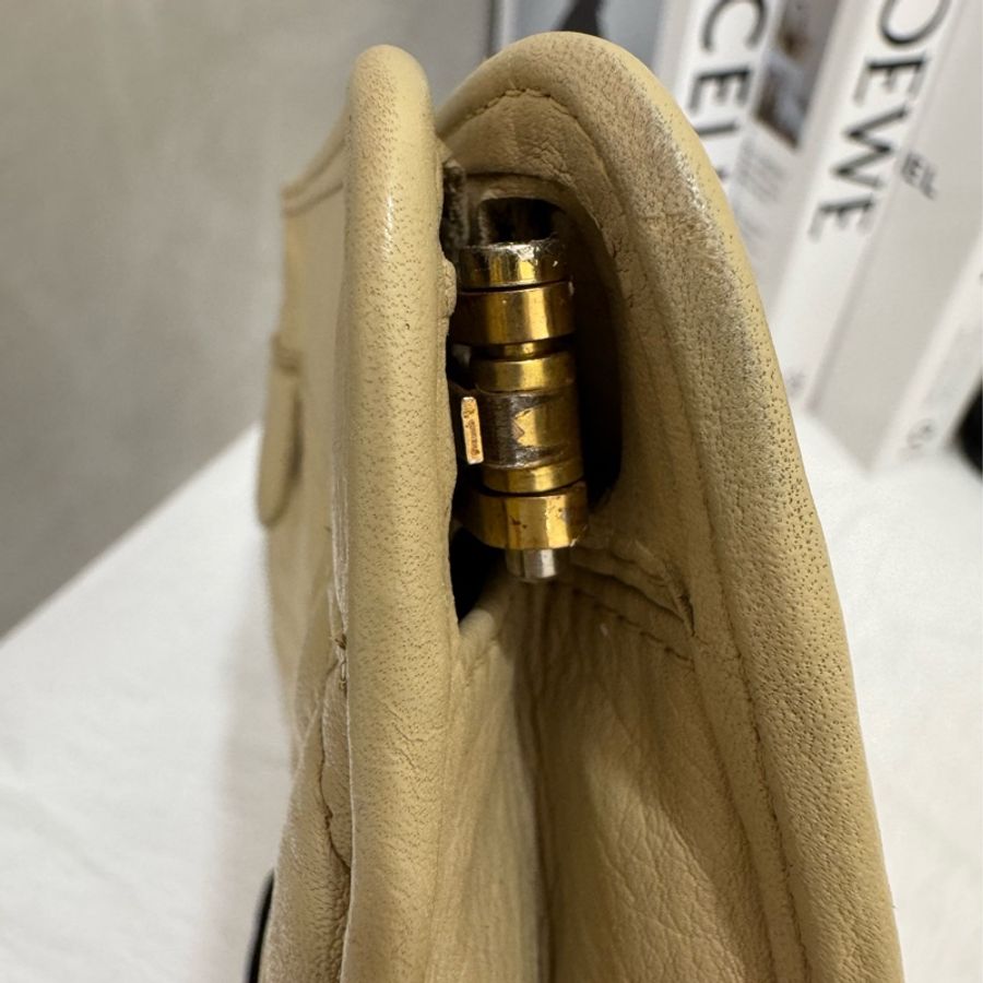 Chanel vintage 手拿包-11