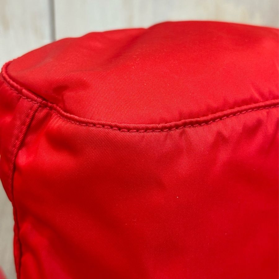 PRADA 1N0369 紅色 三角標 帆布 三角鐵牌 束口包 化妝包 收納包 萬用包-10
