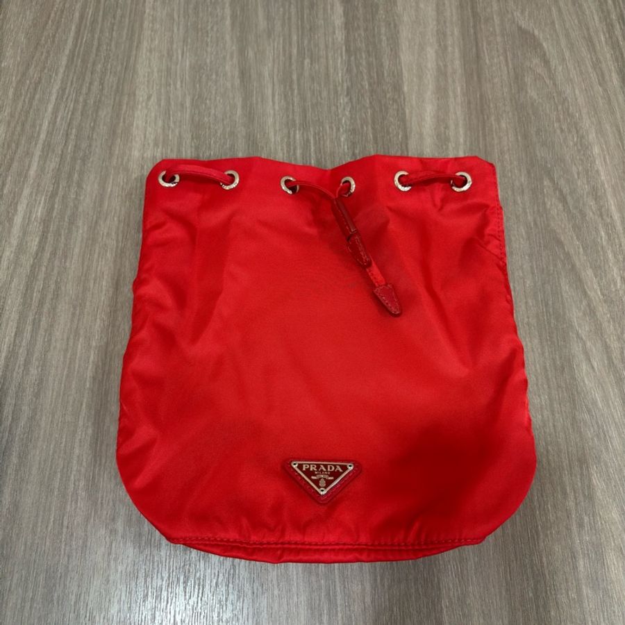 PRADA 1N0369 紅色 三角標 帆布 三角鐵牌 束口包 化妝包 收納包 萬用包-13