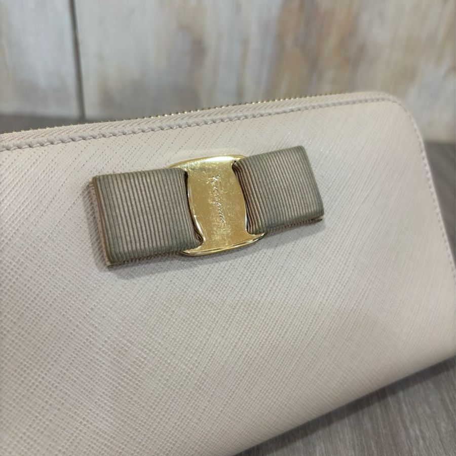 Salvatore Ferragamo 粉膚色 全皮 蝴蝶結 拉鍊 零錢 發財 長夾 皮夾 錢包-6