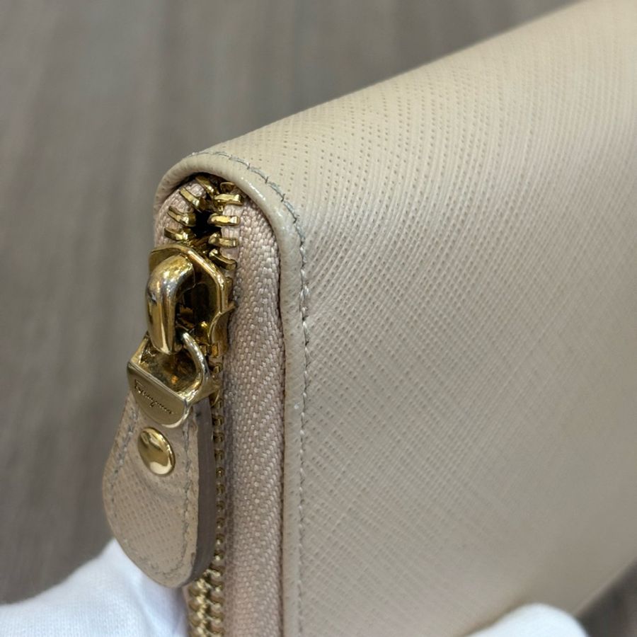 Salvatore Ferragamo 粉膚色 全皮 蝴蝶結 拉鍊 零錢 發財 長夾 皮夾 錢包-11