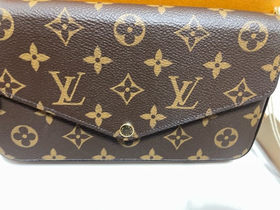全新 Lv 三合一斜背包 晶片款-12