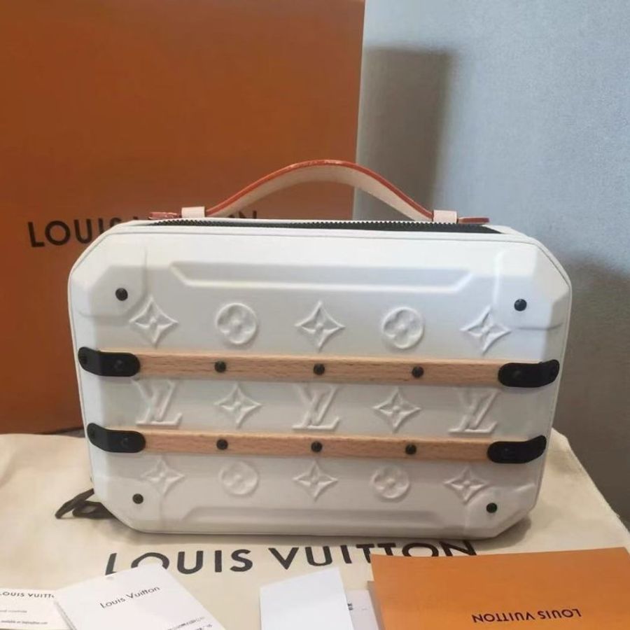 LV future trunk 白色秀款盒子 超級難買款 全新有膜 配件齊全-4