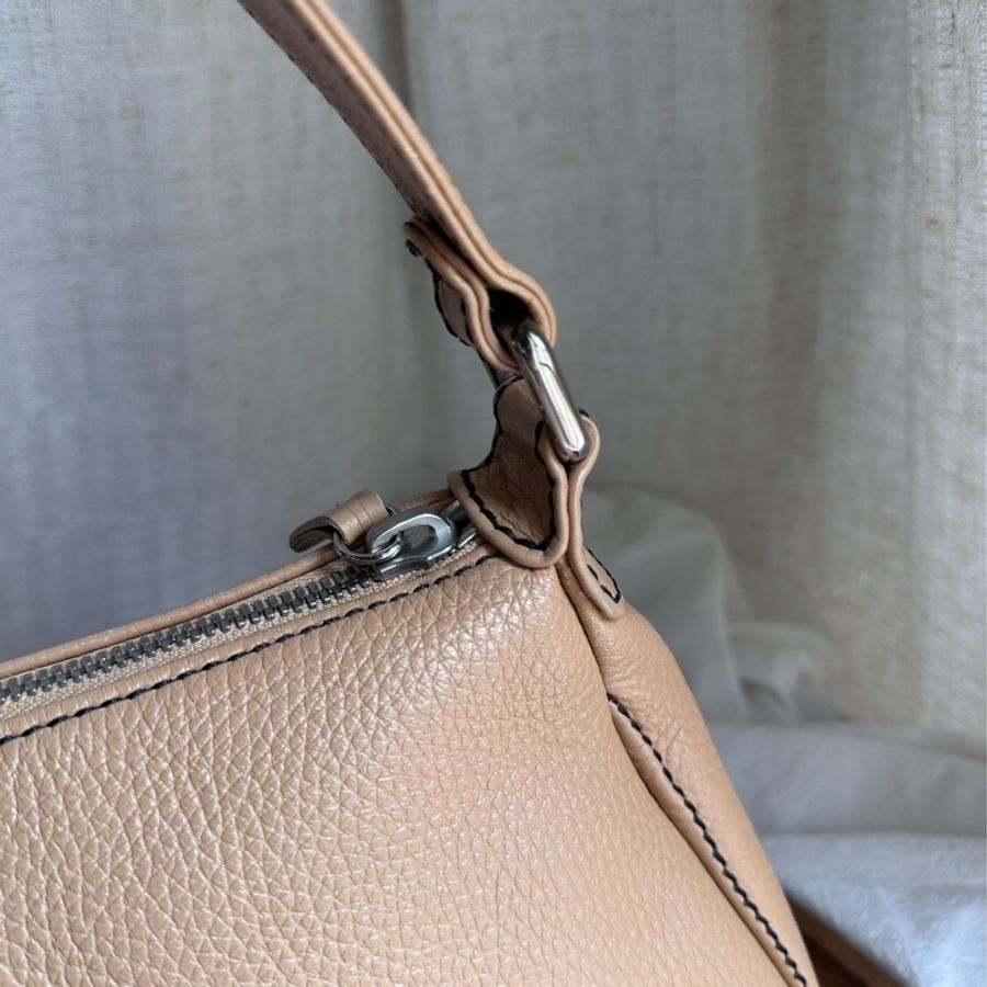 Chanel Vintage 亮麗奶茶長流蘇牛皮腋下包-11