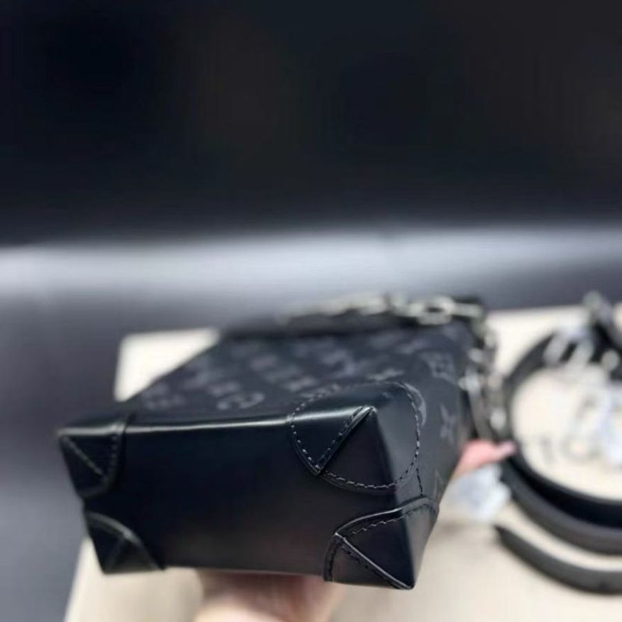 Lv Steamer nano mini 黑花,男女同款 全新 配件塵袋盒子購證-4