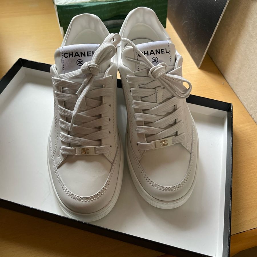 Chanel 經典燙金小白鞋-6