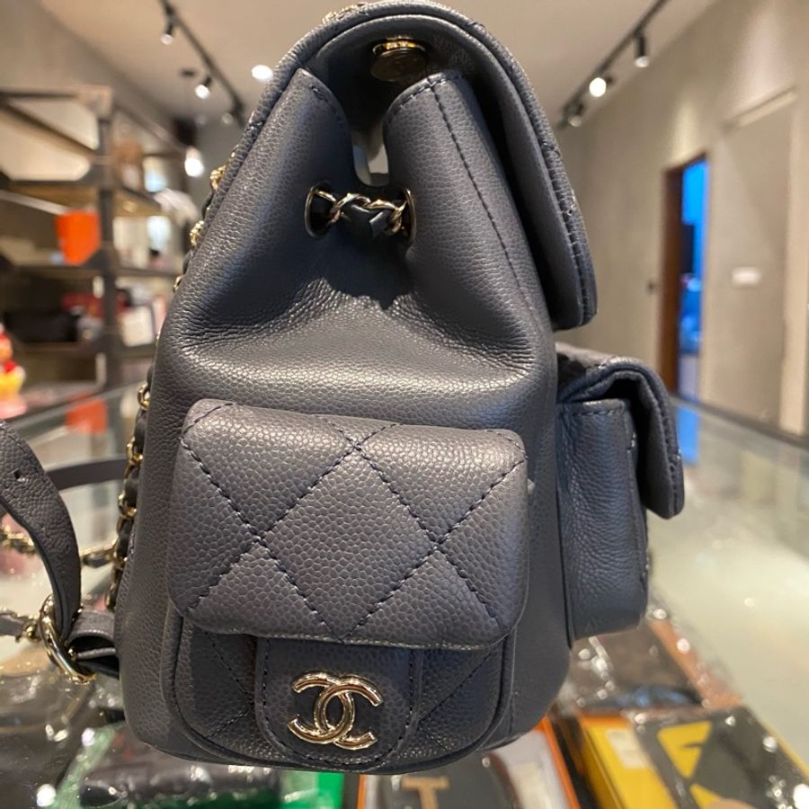 chanel 灰色小後背-3