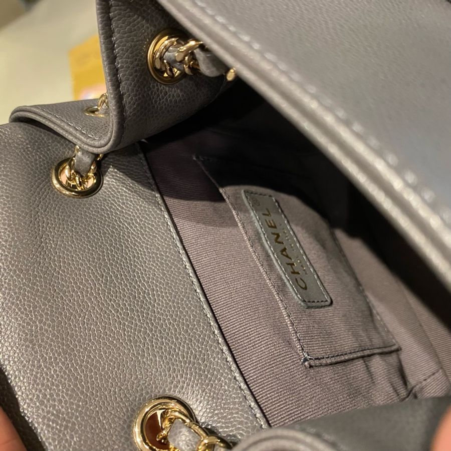 chanel 灰色小後背-10