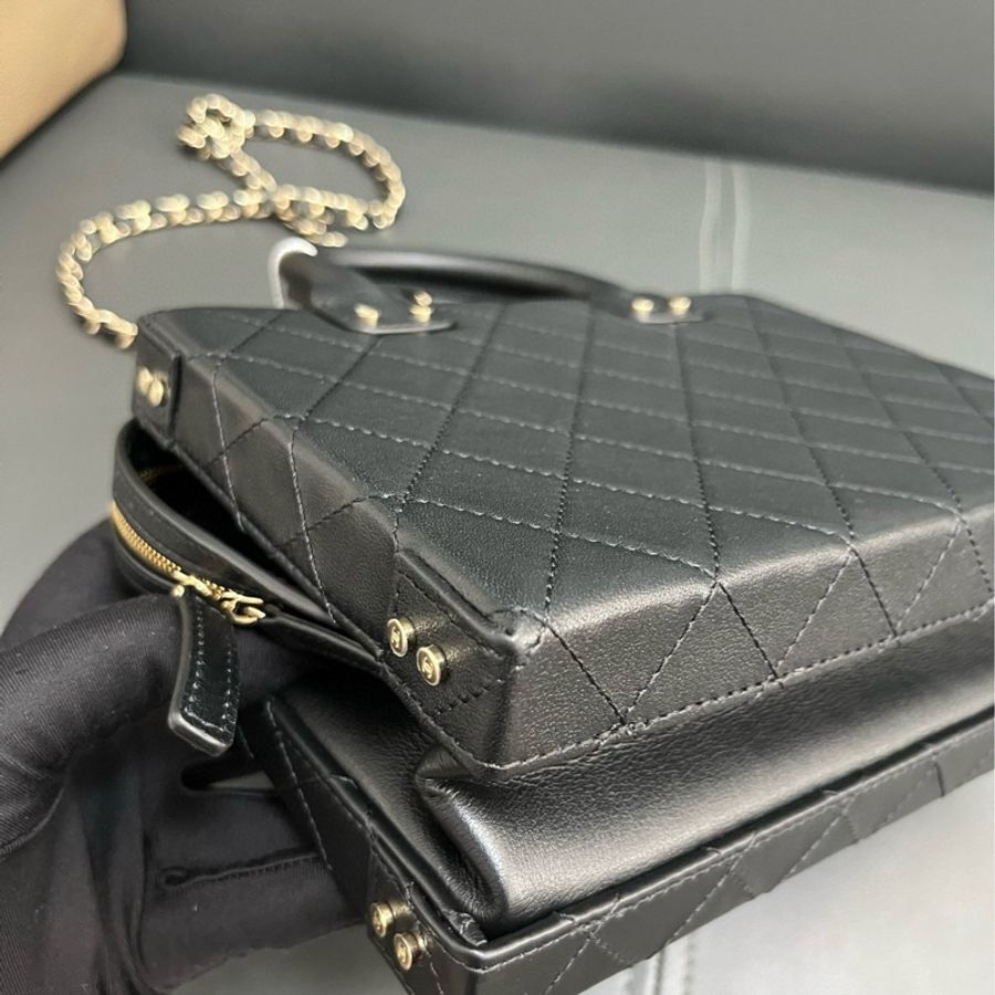 Chanel 22B 黑金復古化妝盒子-8