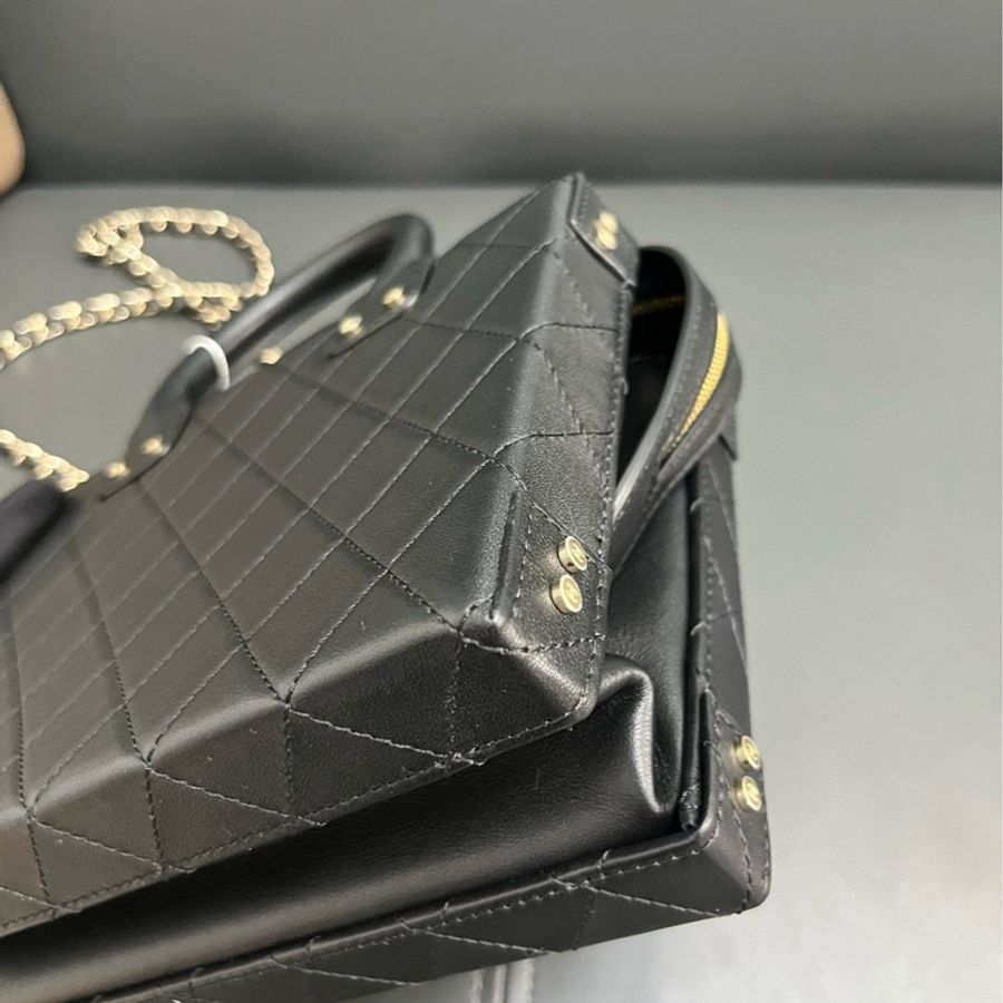 Chanel 22B 黑金復古化妝盒子-9