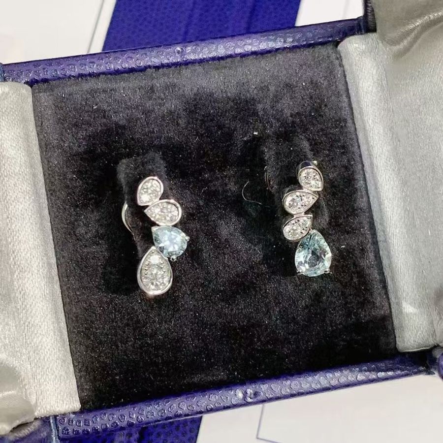 Chaumet 尚美巴黎 Josephine Ronde d'Aigrettes 約瑟芬皇后系列星圓·白鷺白金耳環,鑲嵌2顆總重0.91ct的水滴形切割海藍寶石,12顆點綴圓形切割鑽石。宋慧喬同款-5