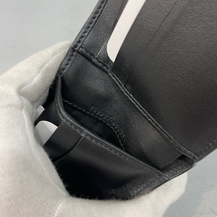 Gucci 260987黑牛皮壓紋對開短夾-13
