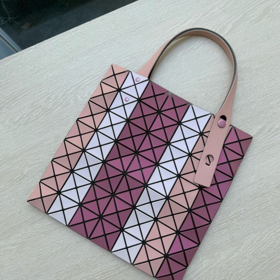 (特惠商品)三宅一生 Issey Miyake Bao Bao 磨砂細閃托特 7*7 粉色 閒置近全新-1