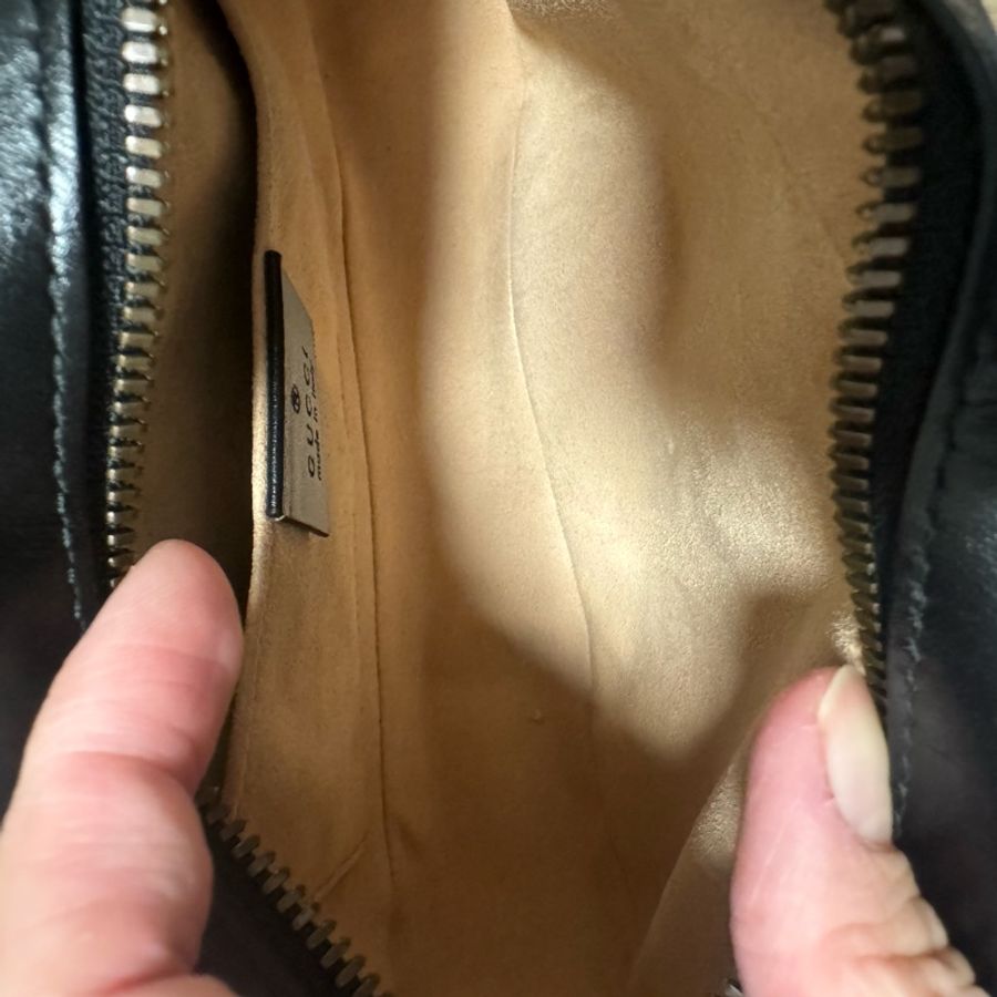 Gucci 經典GG Marmont 斜背背包-10