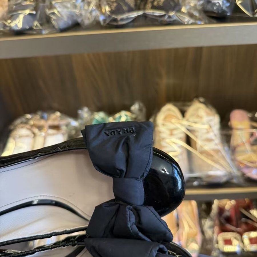 Prada 蝴蝶結鞋 38號偏小 很新-1