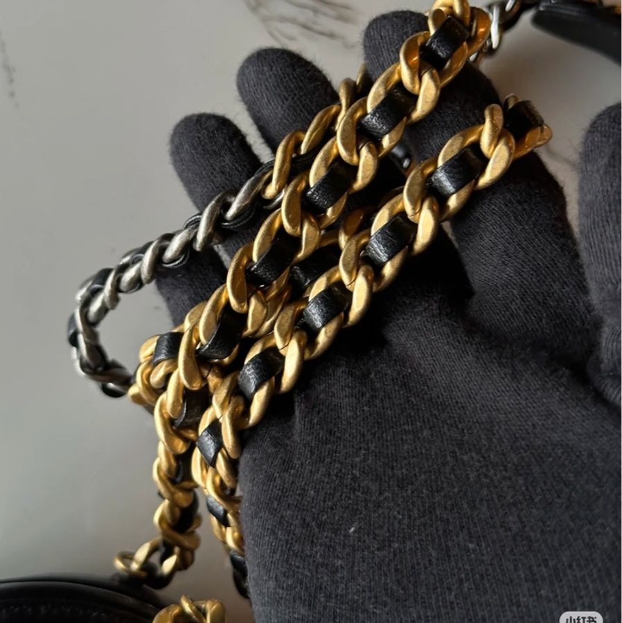 Chanel 19系列黑金牛皮圓餅斜挎包🉑送禮超適🈴時尚必備單品🔥已絕版稀有釋出-16