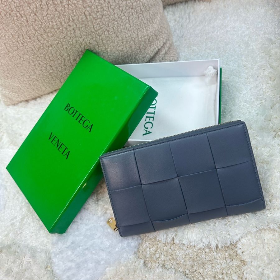 全新‼️Bottega Veneta Zip Around Wallet 長錢包 經典款 灰色 651368-0