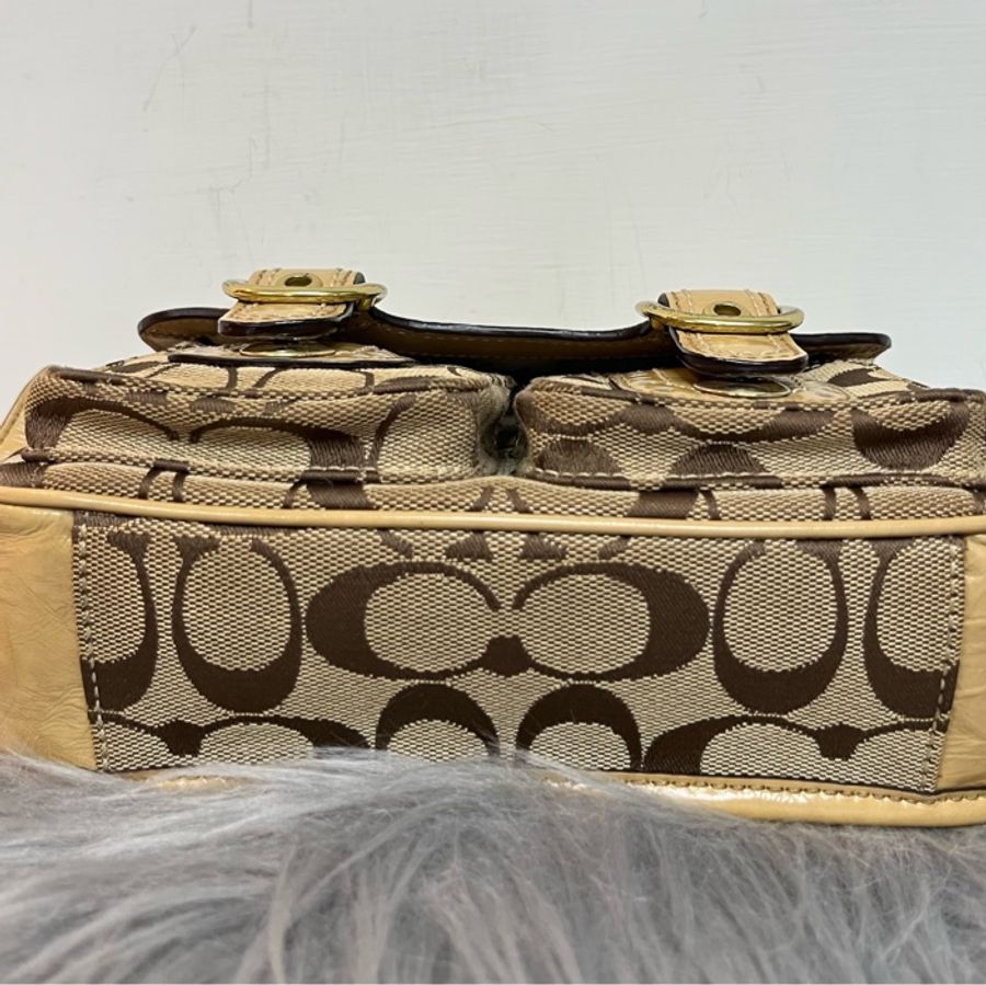 Coach 經典斜背包-7