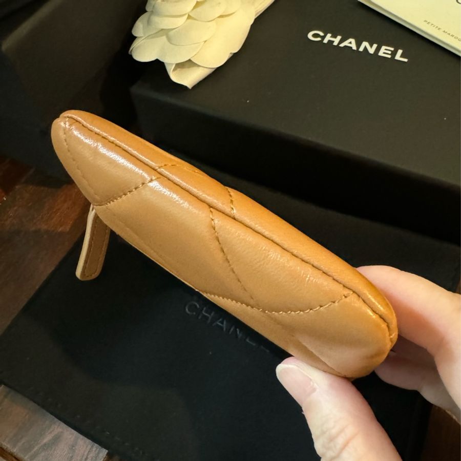 Chanel 焦糖色金扣 Chanel 19 吐司 卡夾零錢包-4