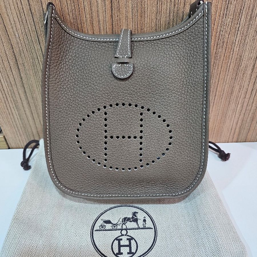 HERMES mini Evelyne 16 斜背包 (大象灰 x 銀釦 x 背帶深藍)-1
