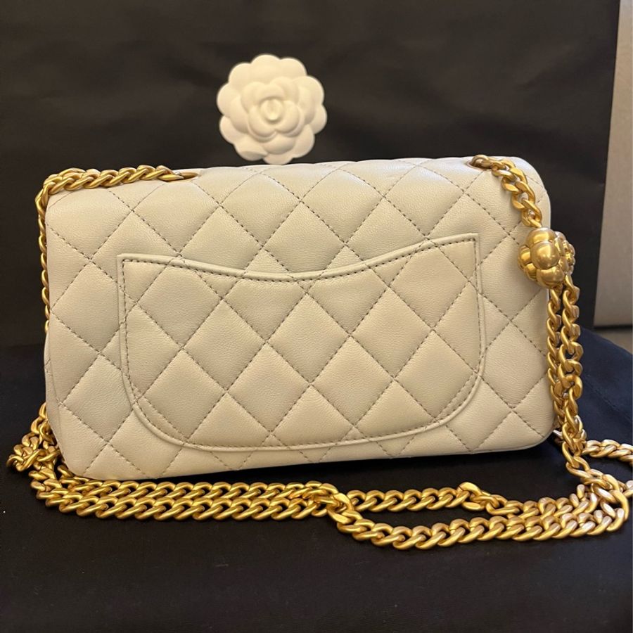 Chanel 20 mini Classic Flap 山茶花調節扣-2