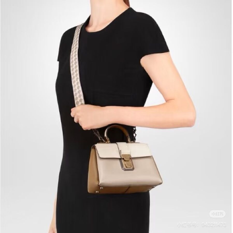 BOTTEGA VENETA BV MINI PIAZZA 米白 裸粉色 全皮 郵差包 手提包 肩背包 斜背包-17