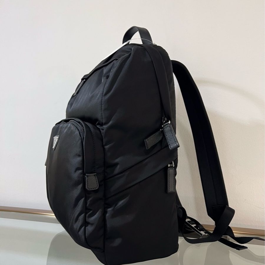 促銷品 Prada Re-Nylon 與 Saffiano 皮革背囊-1